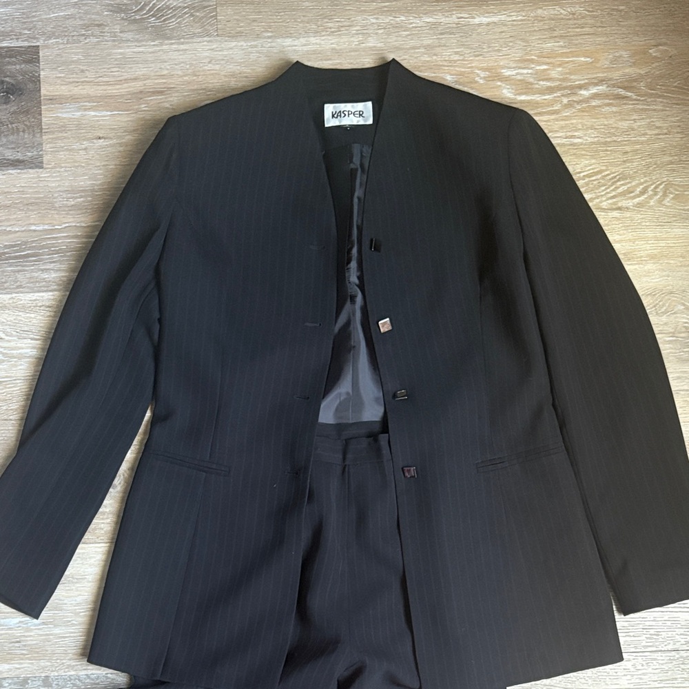 Kasper Women Pant Suit